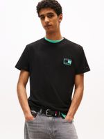 Camiseta-slim-con-logo-tonal