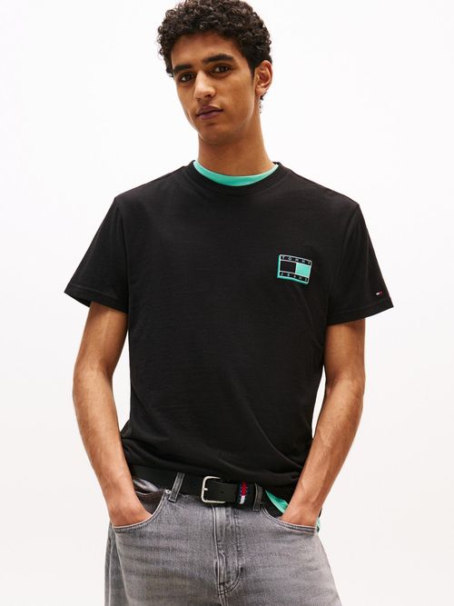 Camiseta-slim-con-logo-tonal