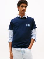 Camiseta-slim-con-logo-tonal