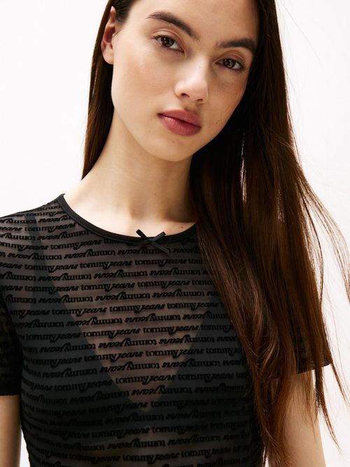 Camiseta-slim-de-malla-con-logos