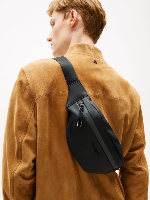 Cangurera-con-logo-texturizado