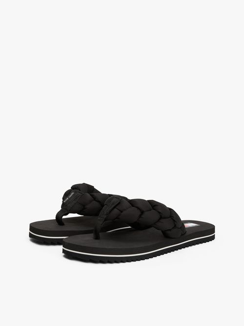 Chancletas-con-tira-trenzada-y-suela-dentada