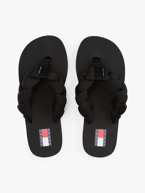 Chancletas-con-tira-trenzada-y-suela-dentada