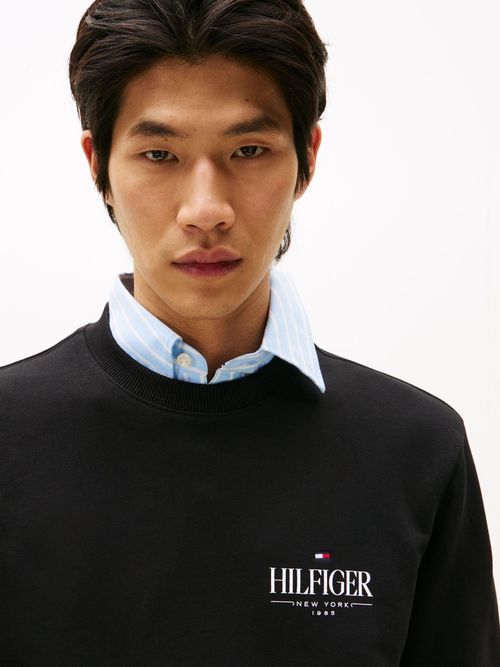 Sudadera-con-cuello-redondo-y-logo