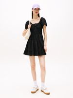 Vestido-corto-slim-de-corte-evase