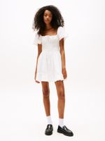Vestido-corto-slim-de-corte-evase