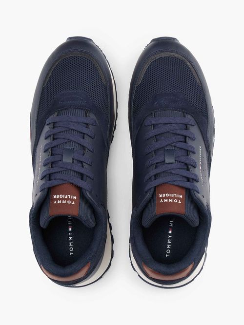 Zapatillas-con-malla-y-logo