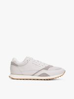 Zapatillas-con-malla-y-logo