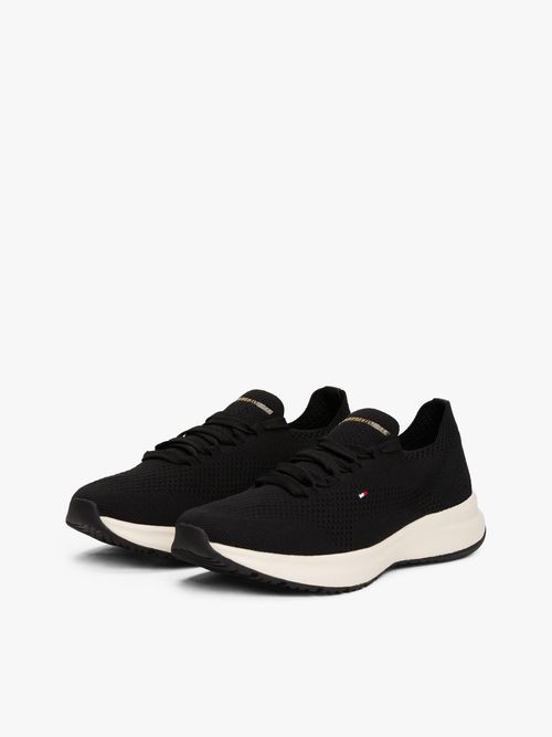 Zapatillas-de-punto-con-logo-bordado