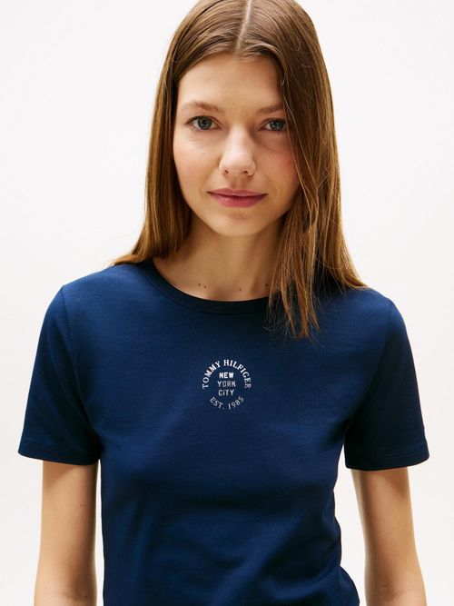 Camiseta-slim-con-logo-estampado-
