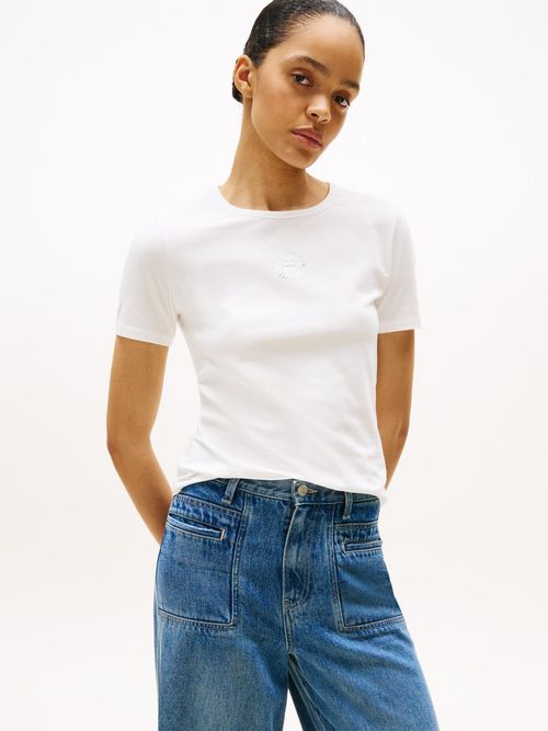 Camiseta-slim-con-logo-estampado-