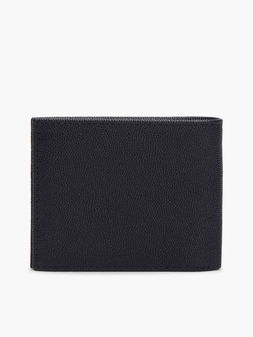 Billetera-plegable-de-cuero-con-logo-esmaltado