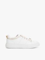 Zapatillas-bajas-con-cordones-y-detalles-en-dorado