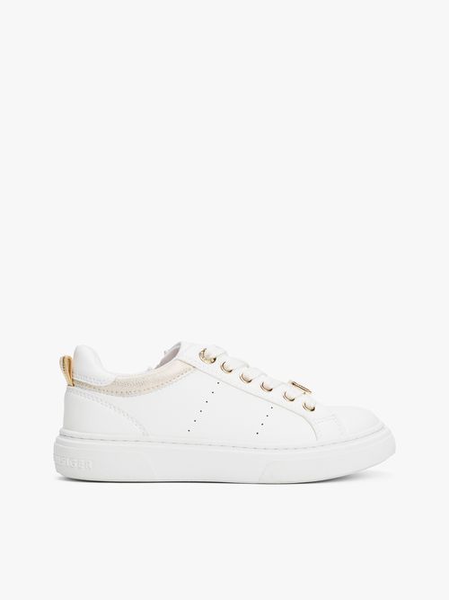 Zapatillas-bajas-con-cordones-y-detalles-en-dorado