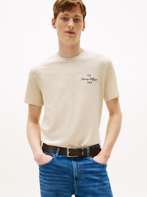 Camiseta-con-logo-NYC-y-logo-delineado