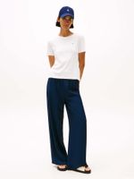 Camiseta-de-cuello-redondo-con-corte-slim