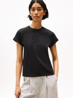 Camiseta-de-cuello-redondo-con-logo-bordado