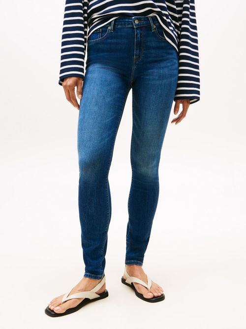 Jeans-de-pernera-ancha-y-talle-alto