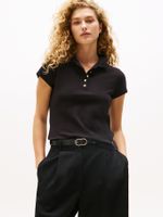 Polo-de-corte-slim-con-botones-dorados