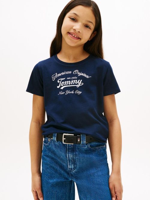 Camiseta-slim-con-logo-metalizado