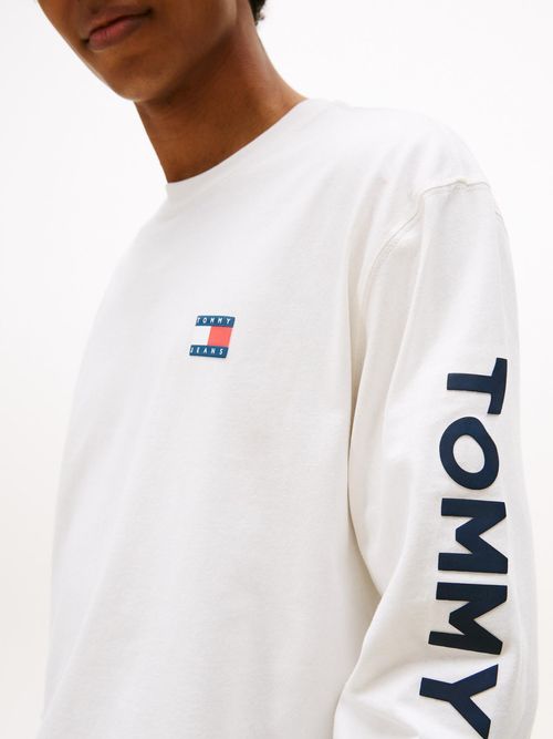 Camiseta-de-corte-regular-con-logo-vertical