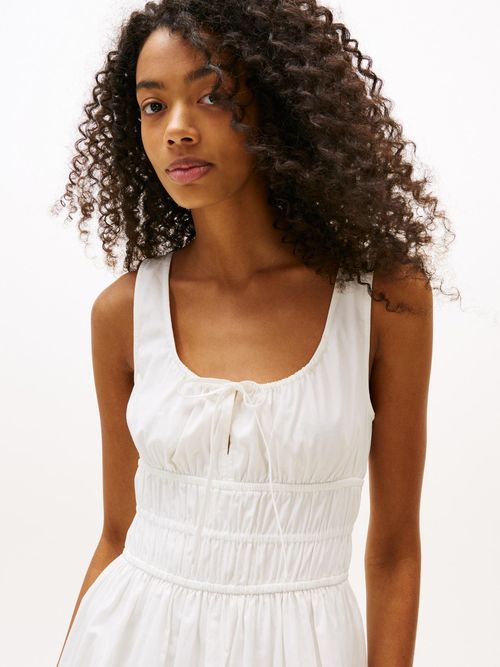 Vestido-midi-en-popelin-de-corte-slim