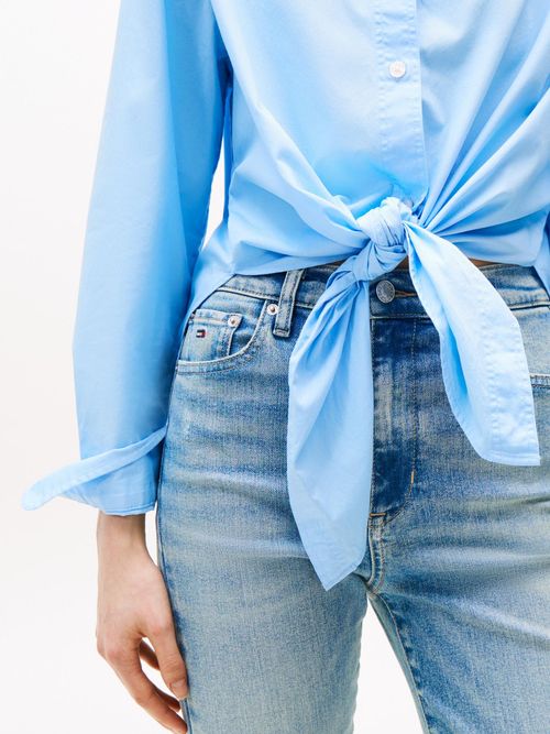 Camisa-con-nudo-delantero-y-corte-amplio