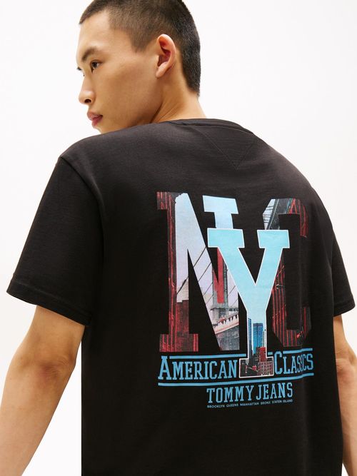 Camiseta-amplia-con-grafico-trasero