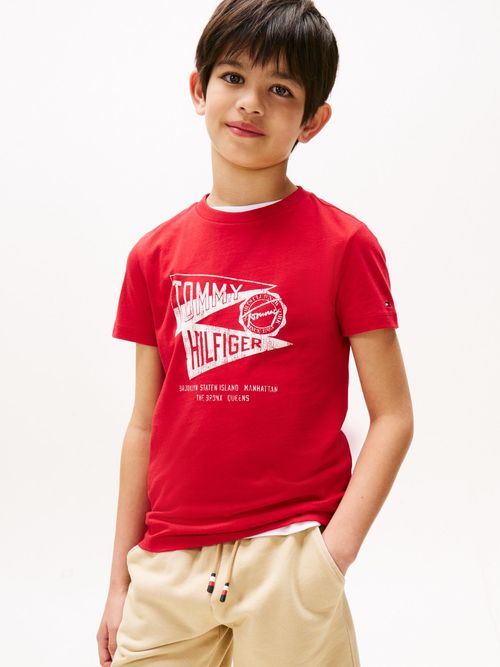Camiseta-con-estampado-grafico-