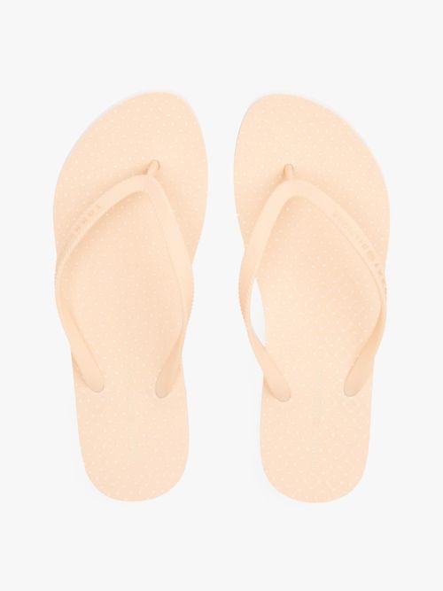 Chancletas-con-logo-texturizado