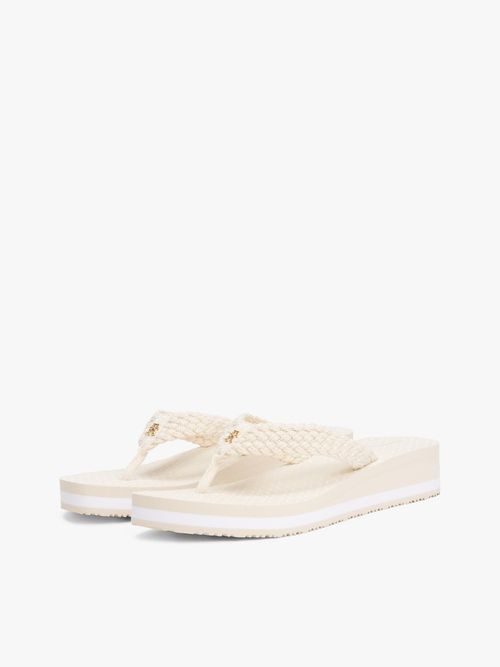 Chancletas-de-cuña-con-monograma-TH