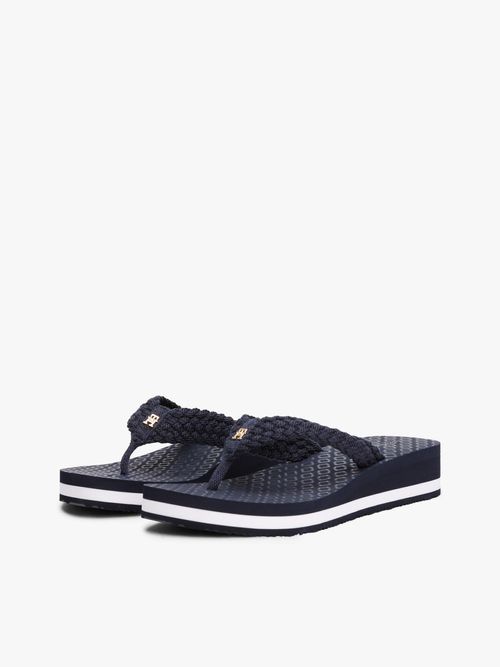 Chancletas-de-cuña-con-monograma-TH