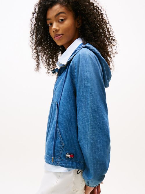 Chaqueta-denim-con-logo