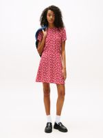 Minivestido-entallado-con-abertura-trasera