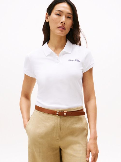 Polo-de-corte-slim-con-logo-script