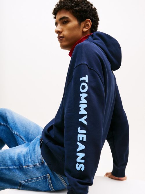 Sudadera-con-capucha-de-corte-cropped