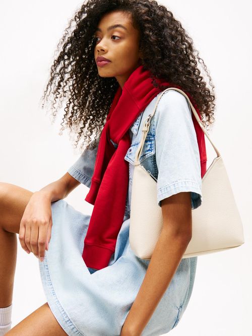 Vestido-camisero-corto-vaquero-de-corte-evase