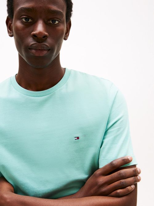 Camiseta-de-cuello-redondo-con-logo-bordado