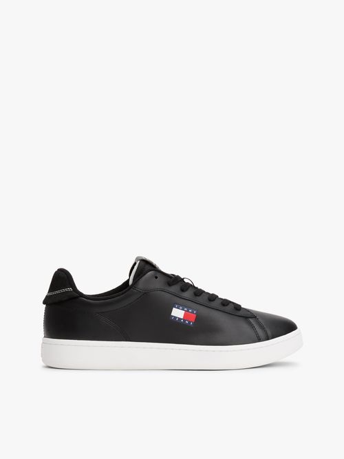 Zapatillas-de-cuero-con-diseño-retro