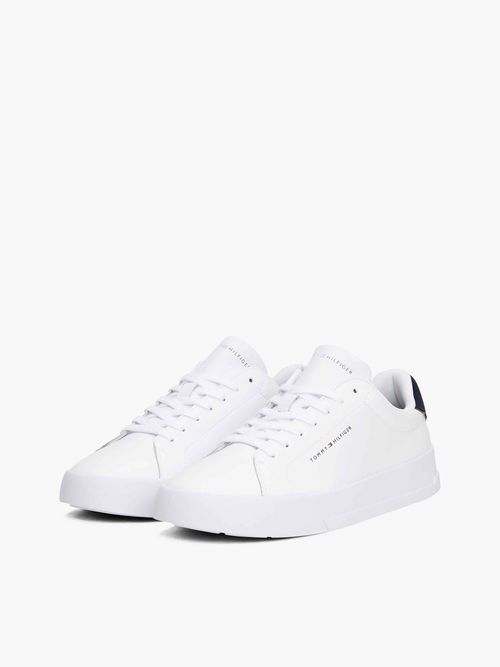 Zapatillas-de-tenis-con-acabado-granulado