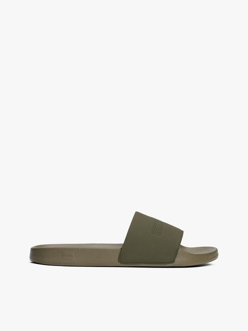Chancletas-de-piscina-con-logo-tonal