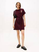 Vestido-con-cinturon-anudable-y-logo-grafico-dorado