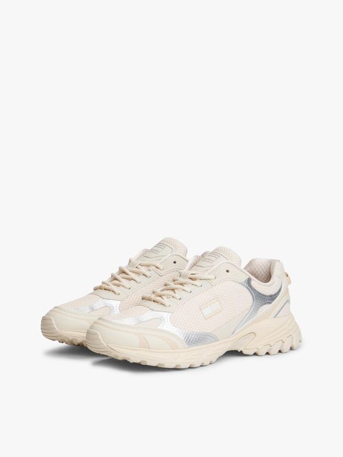 Zapatillas-con-mezcla-de-texturas