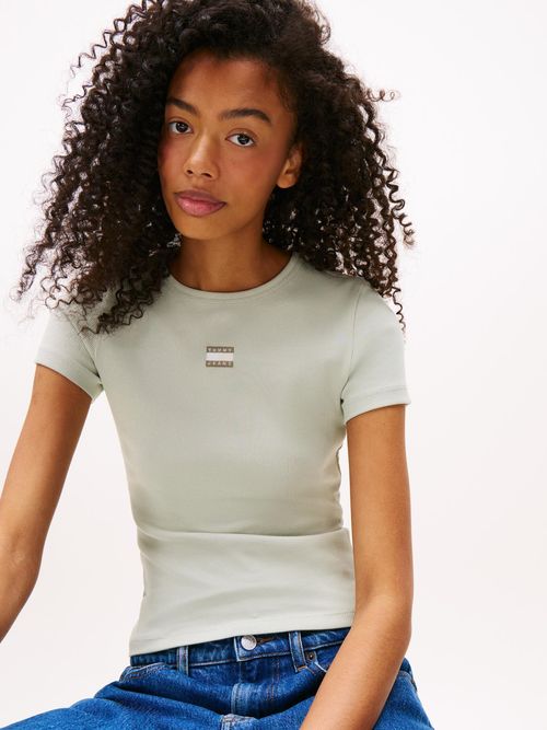 Camiseta-de-corte-slim-con-parche