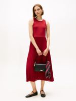 Vestido-sin-Mangas-con-cuerpo-liso-y-falda-plisada-