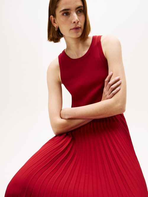 Vestido-sin-Mangas-con-cuerpo-liso-y-falda-plisada-