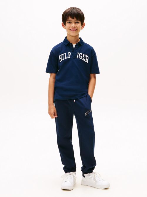 Jogger-con-logo-grafico