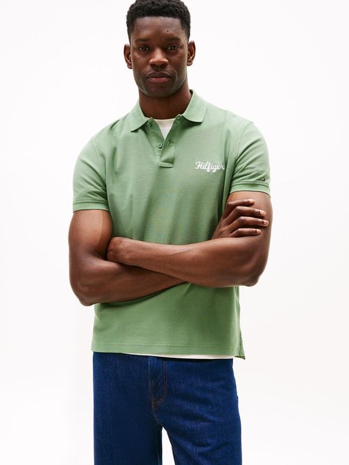 Polo-de-corte-regular-con-logo-grafico