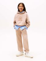 Joggers-de-punto-con-escudo-bordado