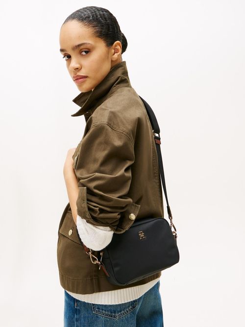Bolso-cruzado-de-tejido-tecnico